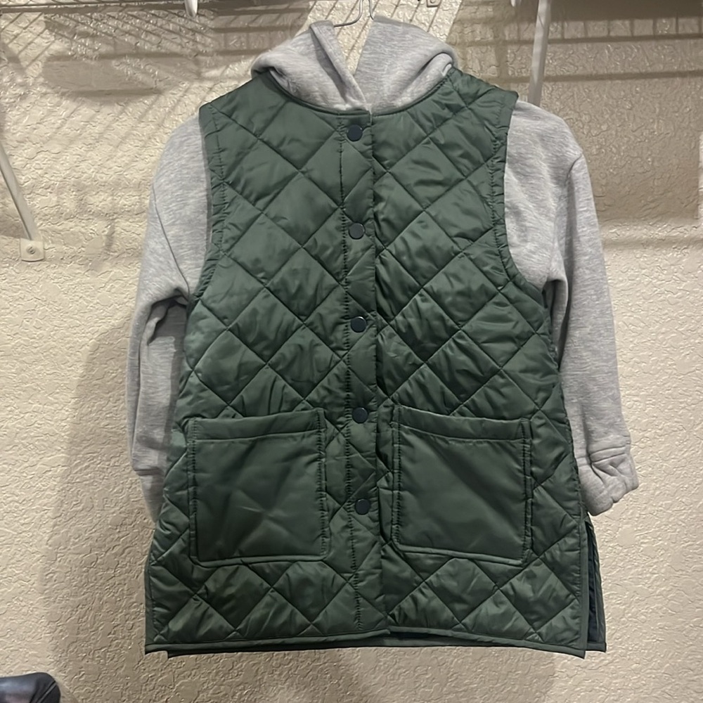 Free Assembly puffer hoodie youth XS 4/5